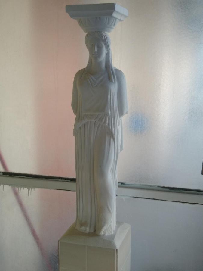 Acropolis Within 10 Minutes Walk! Classical Apartment And A Hostess At Your Side! 아테네 외부 사진