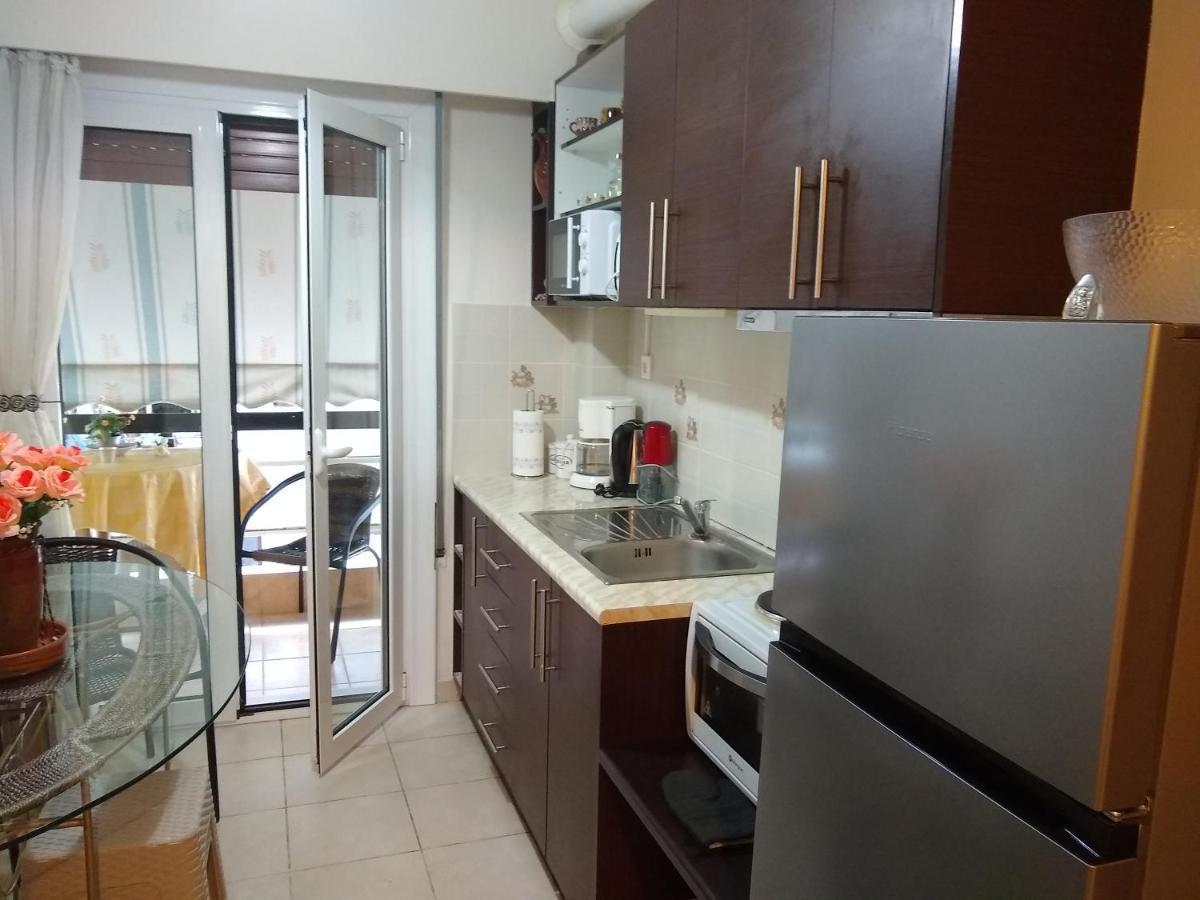 Acropolis Within 10 Minutes Walk! Classical Apartment And A Hostess At Your Side! 아테네 외부 사진