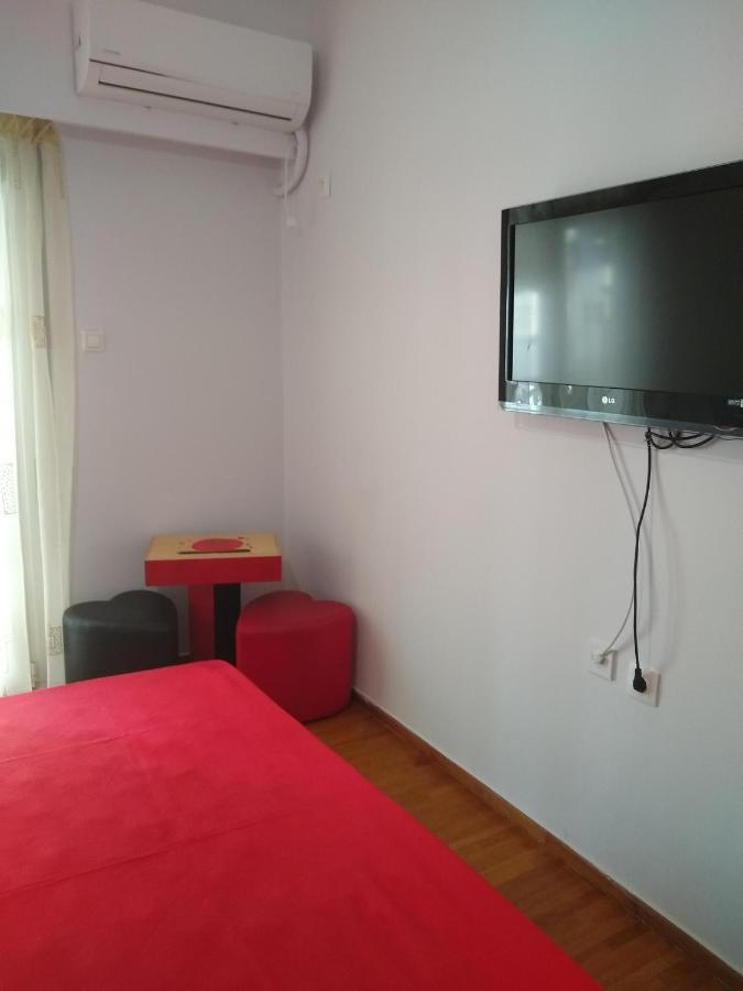 Acropolis Within 10 Minutes Walk! Classical Apartment And A Hostess At Your Side! 아테네 외부 사진