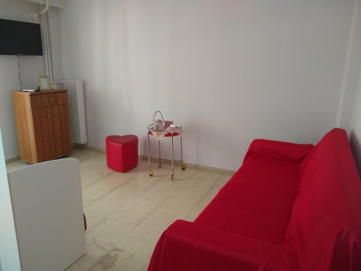 Acropolis Within 10 Minutes Walk! Classical Apartment And A Hostess At Your Side! 아테네 외부 사진